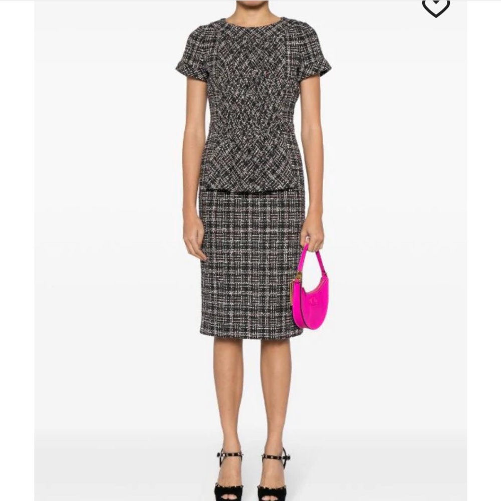 Like new chanel tweed dress - Picture 9 of 12